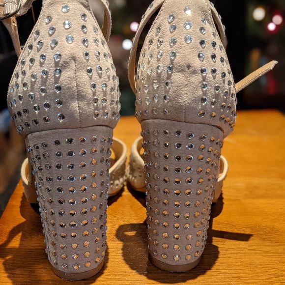 💥Sale💥Truffle Collection women's sz 7 embellished block heels with ankle strap - Picture 5 of 8